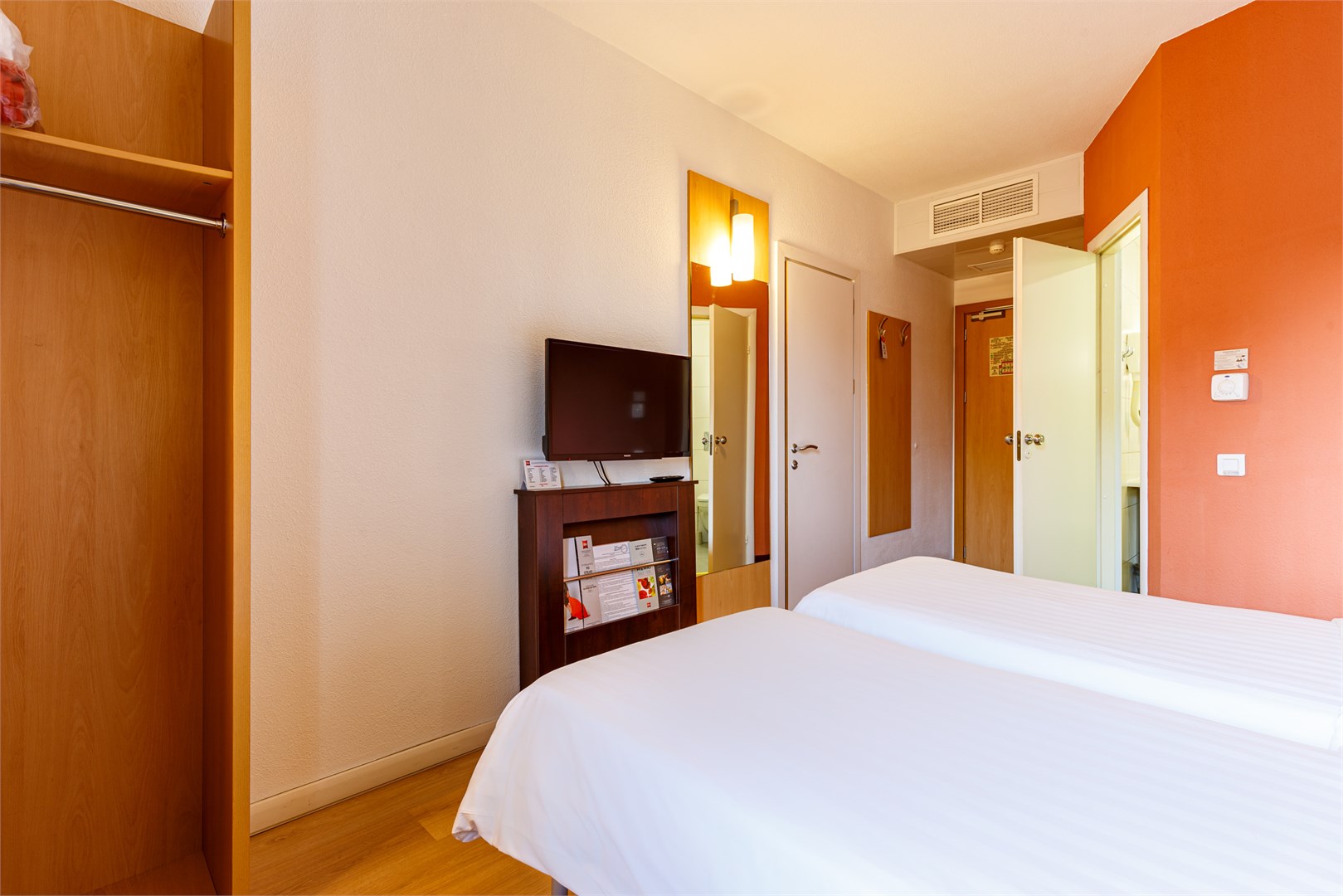 Стандартный двухместный номер с раздельными кроватями в Azimut Бауман Казань