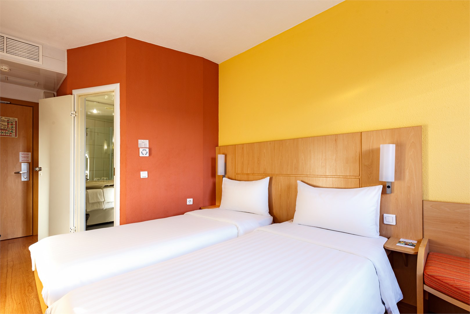 Стандартный двухместный номер с раздельными кроватями в Azimut Бауман Казань