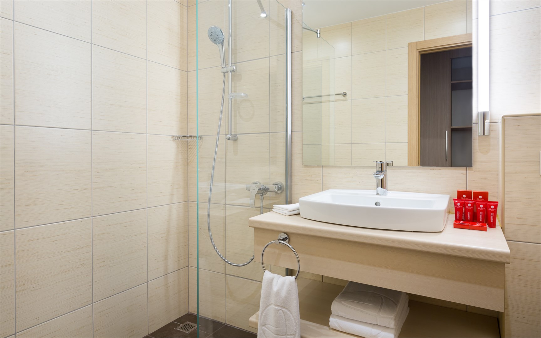 Стандарт с двумя раздельными кроватями корпус SKY в Azimut Парк Отель Переславль