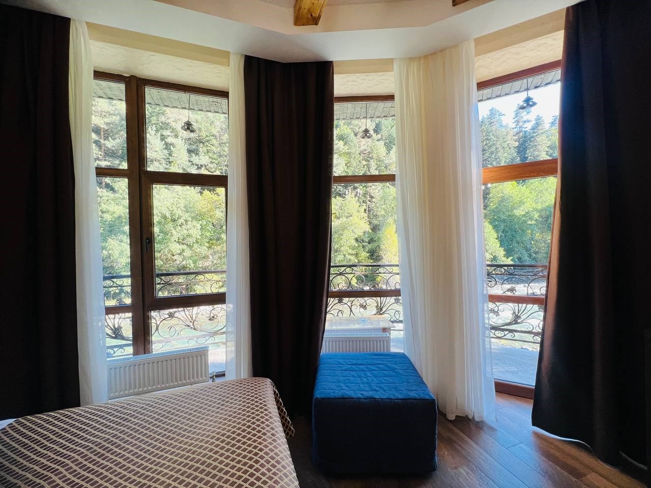 Делюкс 705  с видом на речку в Энергетик