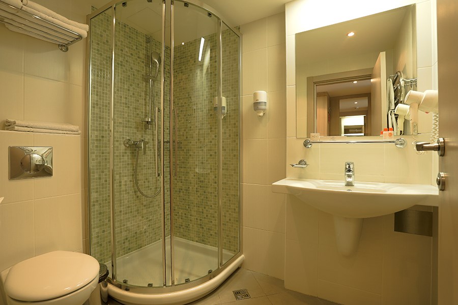 СТАНДАРТНЫЙ ДВУХМЕСТНЫЙ - DBL - с видом на море - 1 общая кровать шириной 1,4 м. в Дагомыс