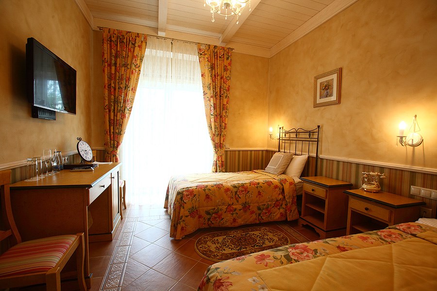 Стандарт  twin Улучшенный с балконом в Империал