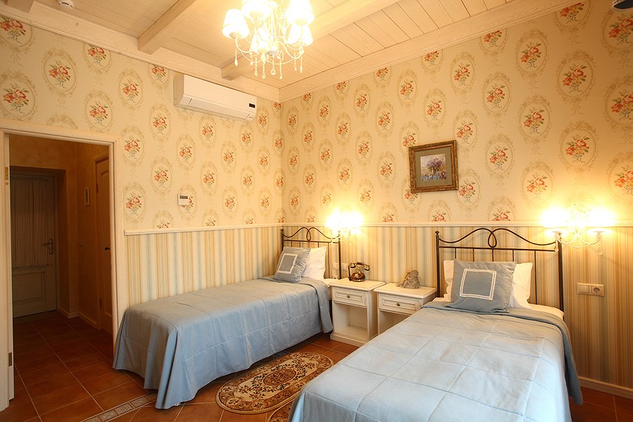 Стандарт  twin Улучшенный с балконом в Империал