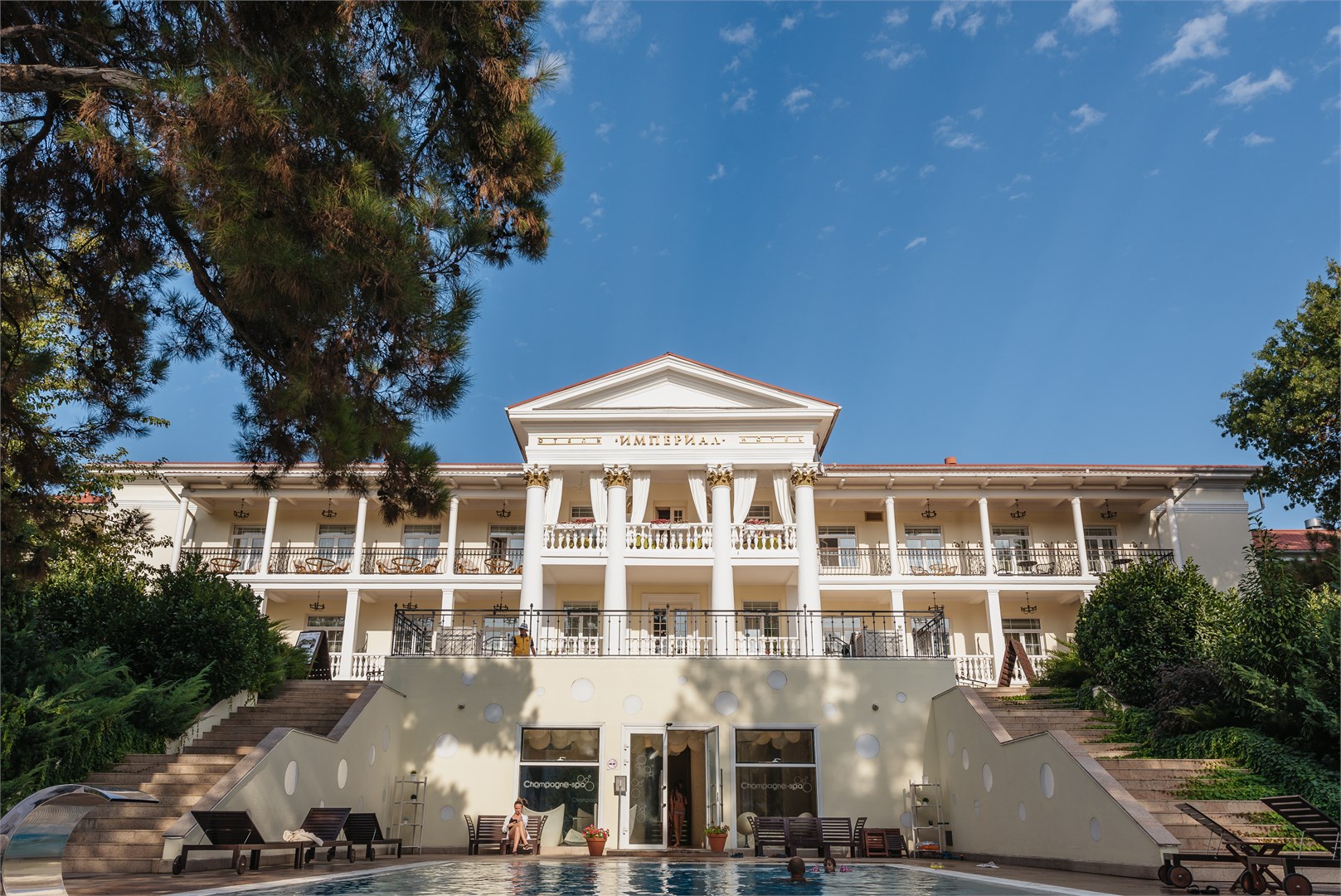 Стандарт  twin Улучшенный с балконом в Империал