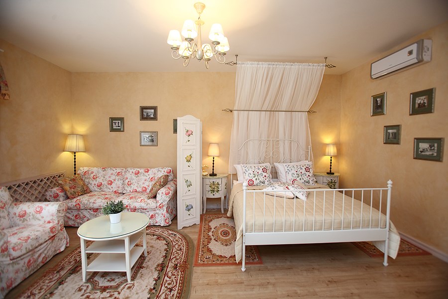 Полулюкс Улучшенный с балконом в Империал