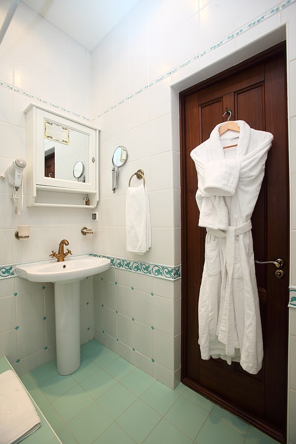 Полулюкс Улучшенный с балконом в Империал