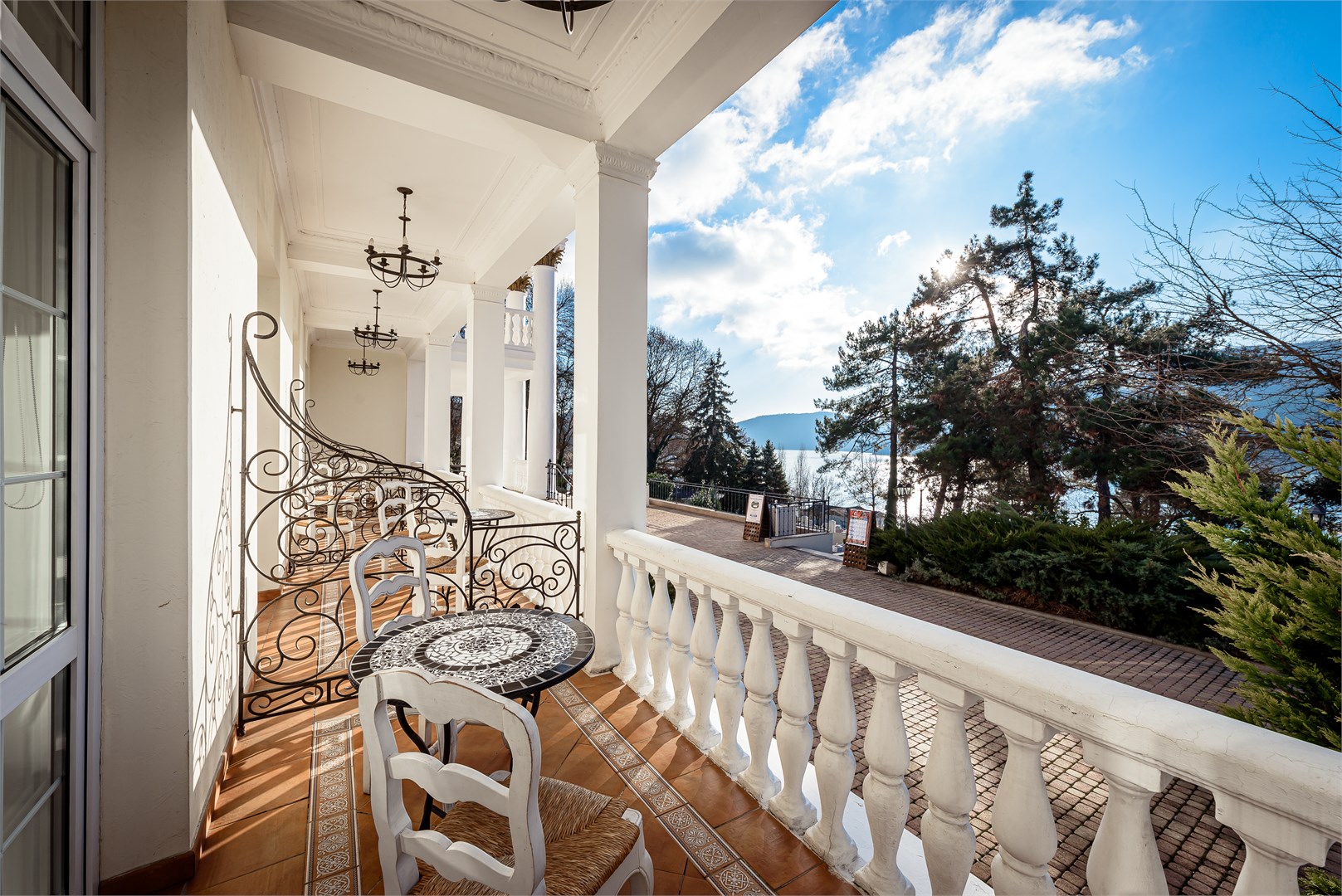 Полулюкс Улучшенный с балконом в Империал