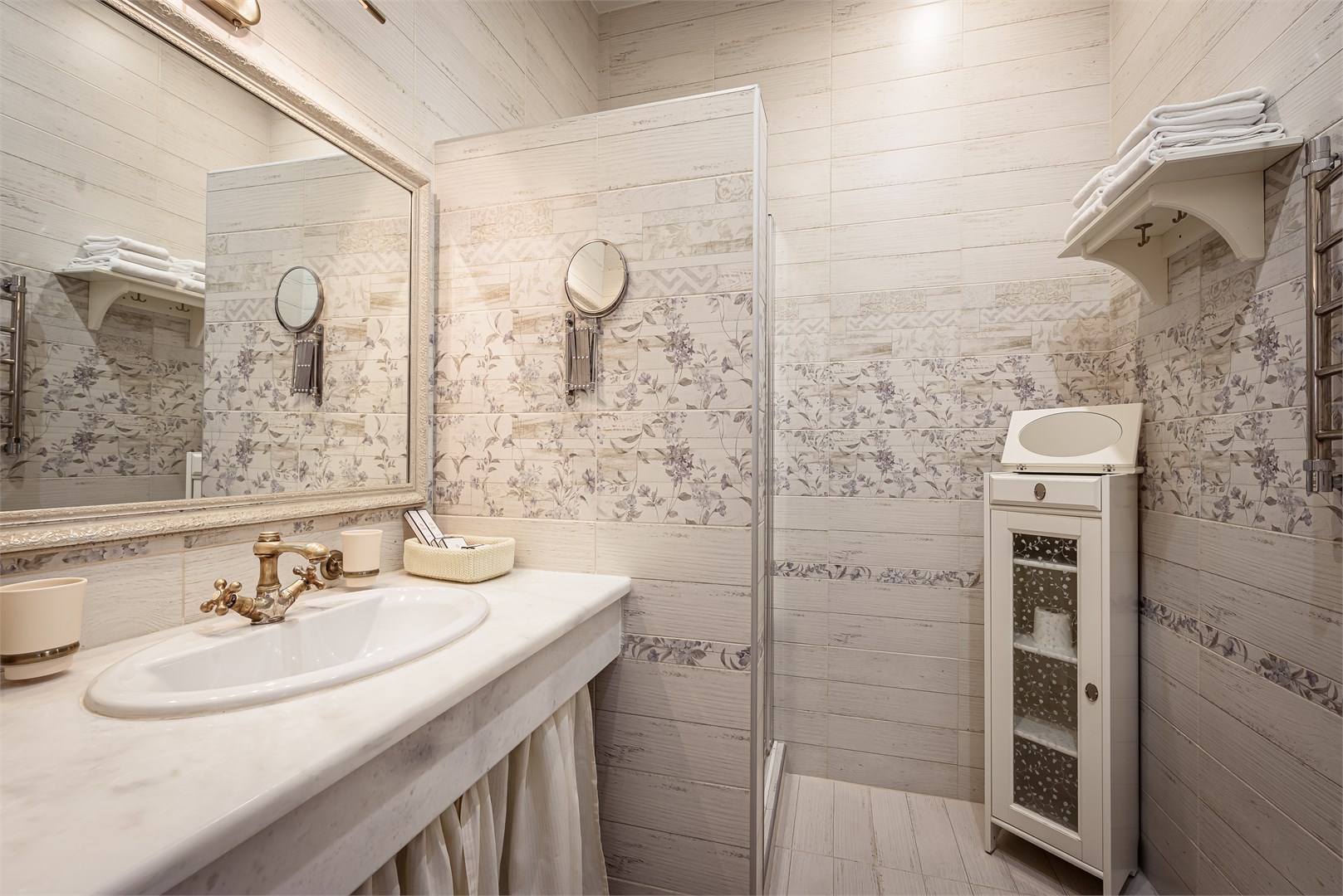 Полулюкс Улучшенный с балконом в Империал