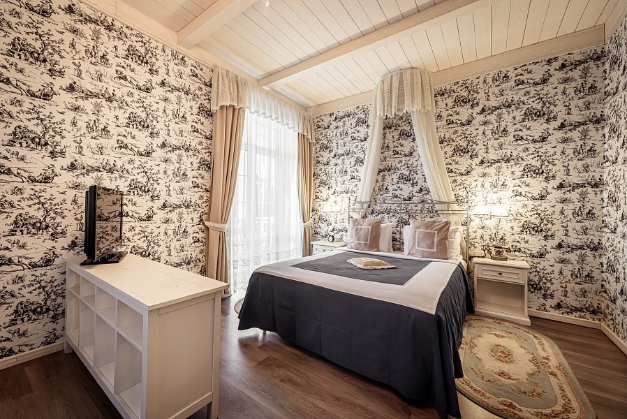 Полулюкс Улучшенный с балконом в Империал