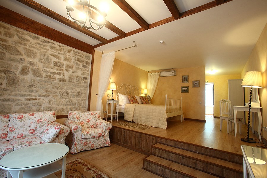 Полулюкс в Империал