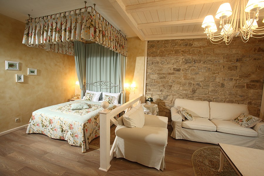 Полулюкс в Империал