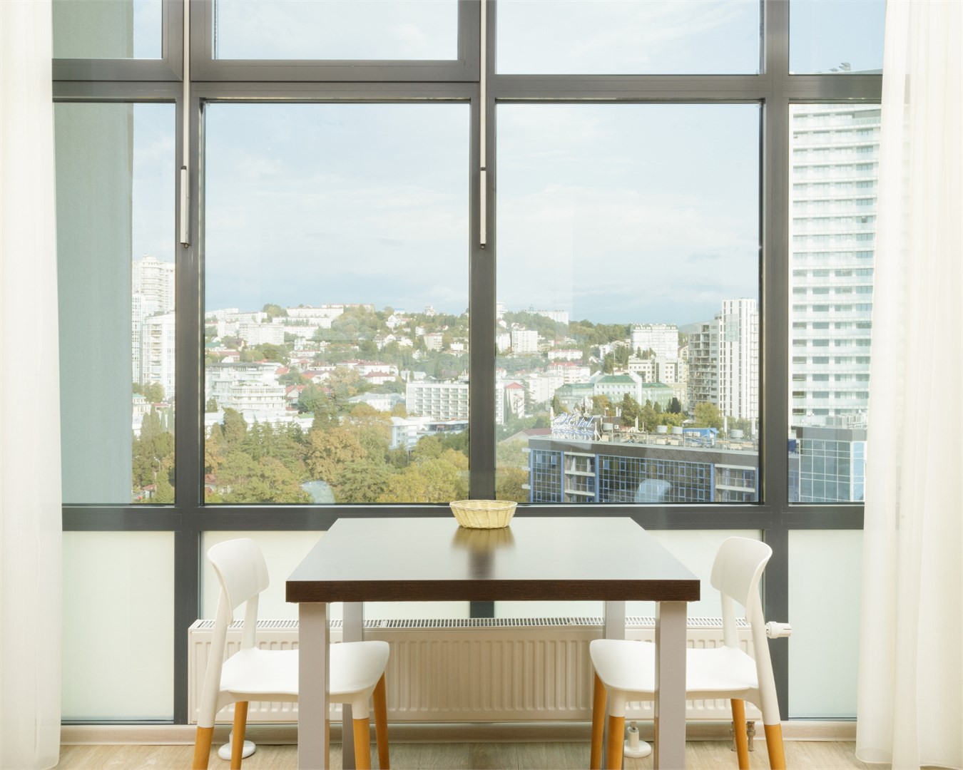 Семейные двухкомнатные апартаменты с одной спальней (8-10 этаж) в Uplaza