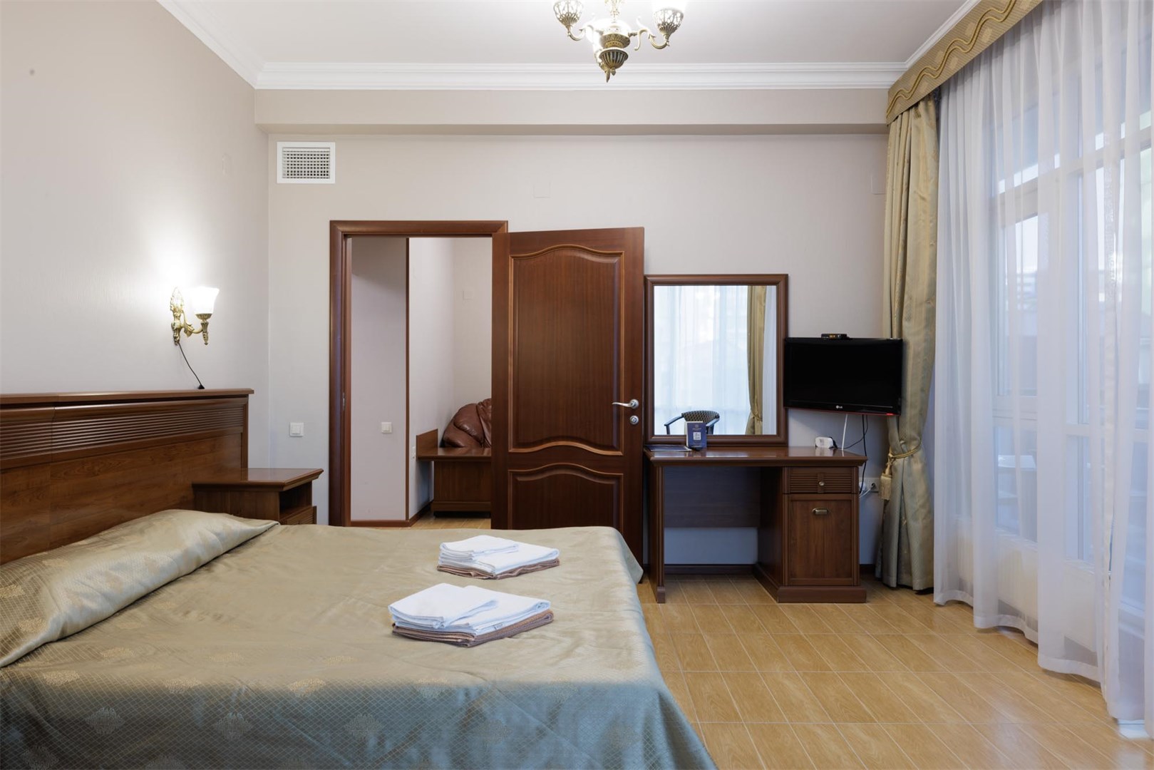 Делюкс с балконом в Атлант люкс