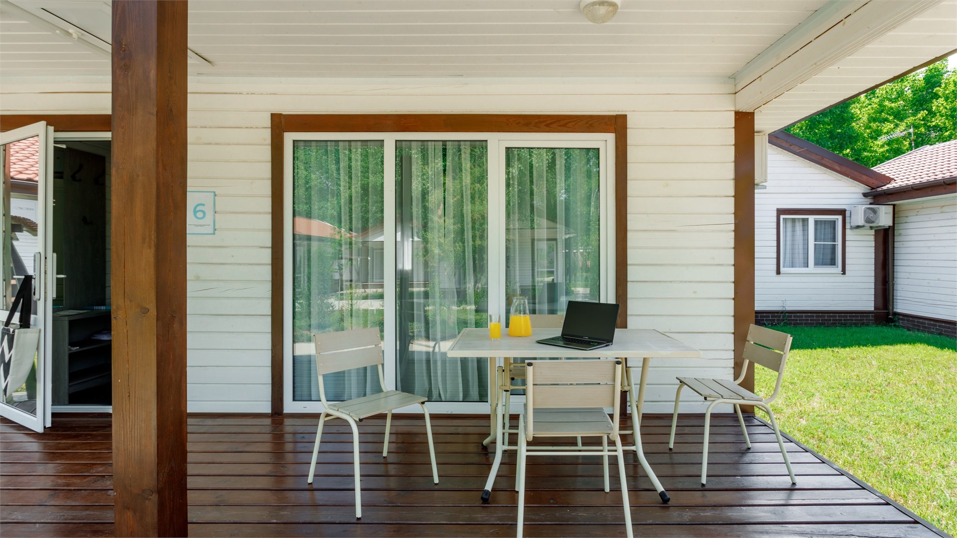 Коттедж в Лазурный Берег