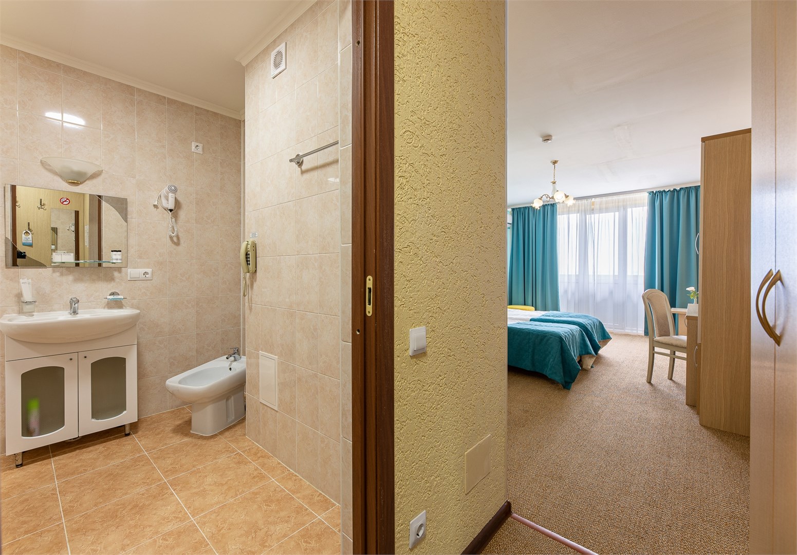 Джуниор в Лазурный Берег