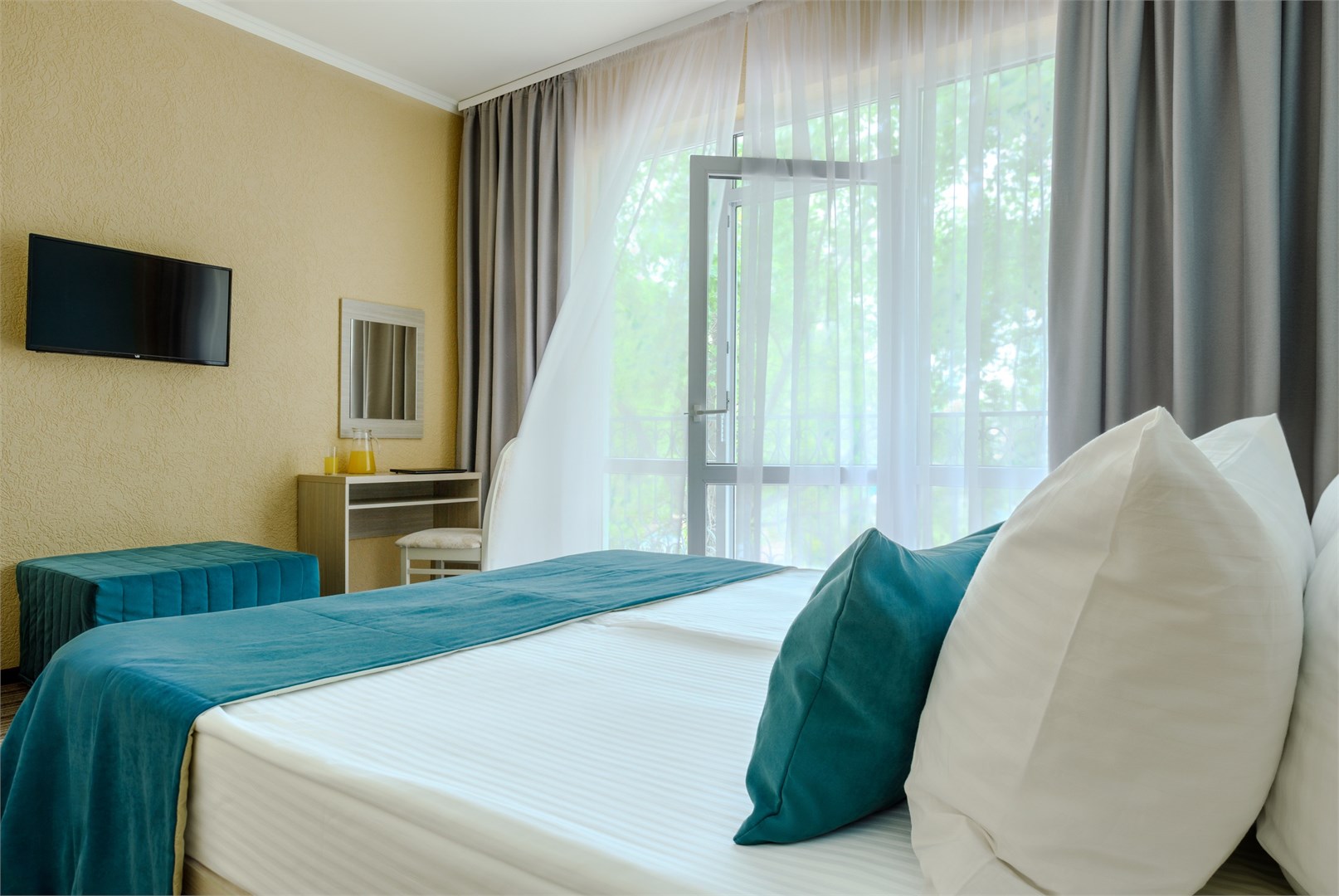 Люкс улучшенный в Лазурный Берег