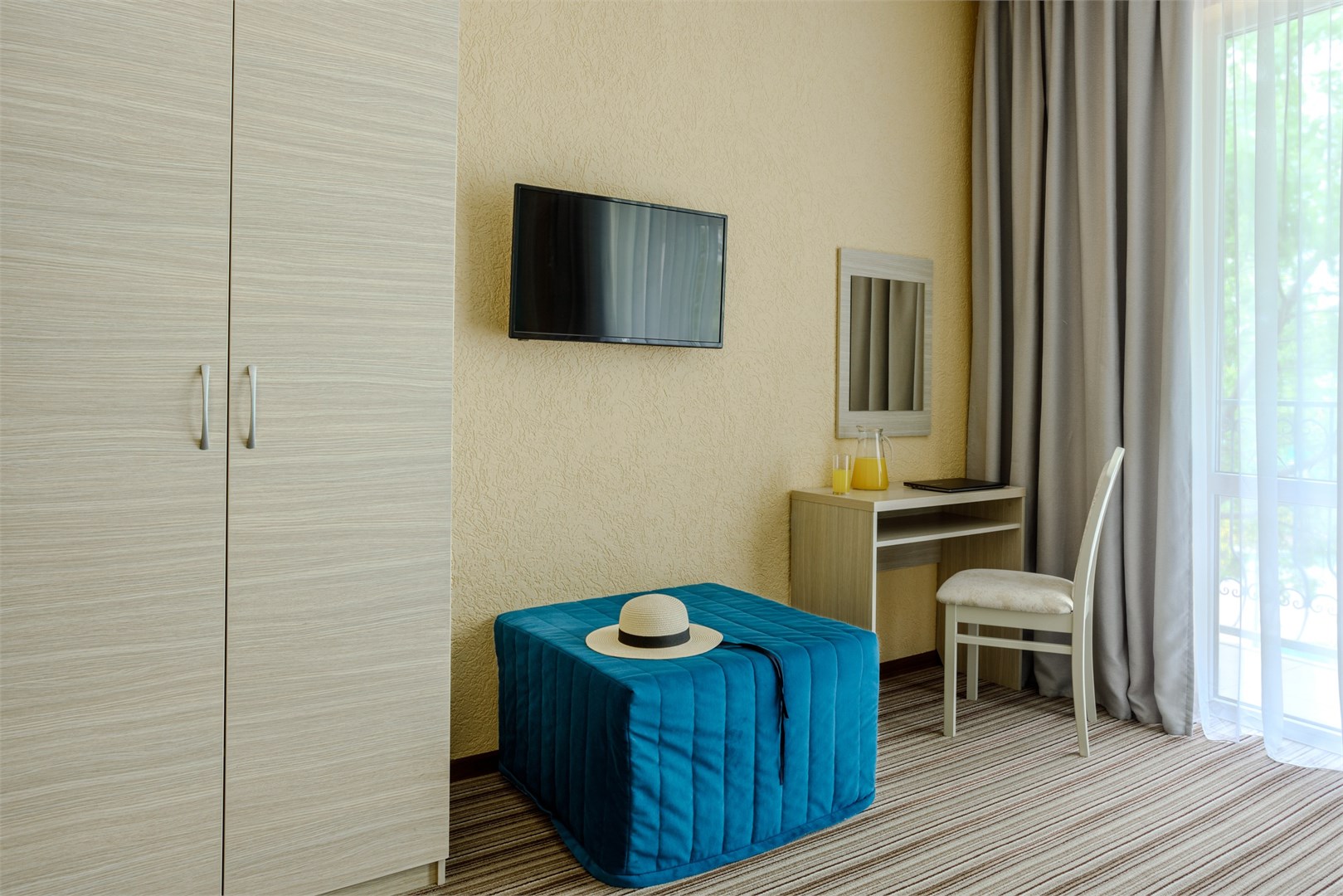 Люкс улучшенный в Лазурный Берег