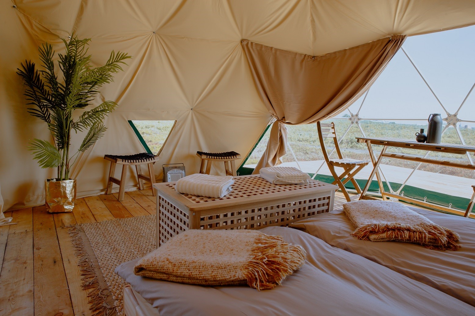 Шатер в Жизнь на Тихом