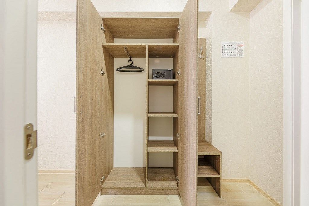 СТАНДАРТНЫЙ 3-Х МЕСТНЫЙ С БАЛКОНОМ в Лемони