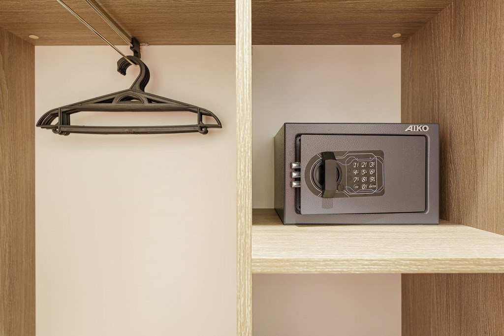 СТАНДАРТНЫЙ 3-Х МЕСТНЫЙ С БАЛКОНОМ в Лемони