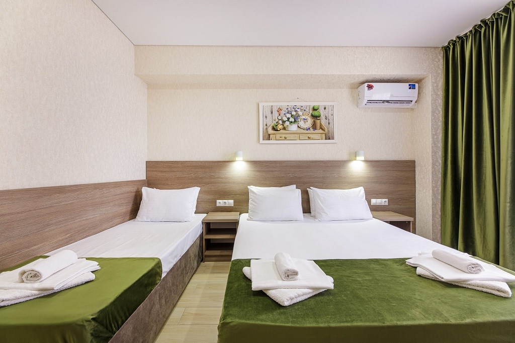 СТАНДАРТНЫЙ 3-Х МЕСТНЫЙ С БАЛКОНОМ в Лемони