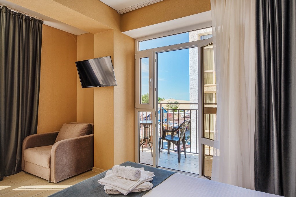 СТУДИО С БАЛКОНОМ в Лемони