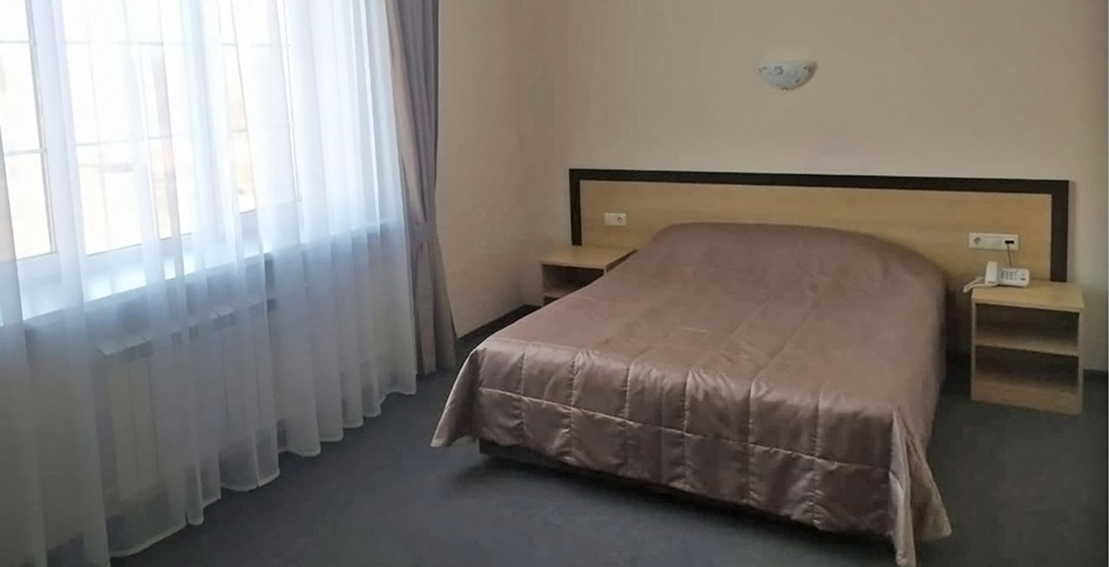 Двухместный номер с 2-х спальной кроватью (корпус 2) в Казаки