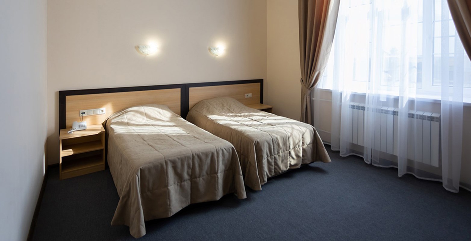 Номер с 2 односпальными кроватями (корпус 2) в Казаки