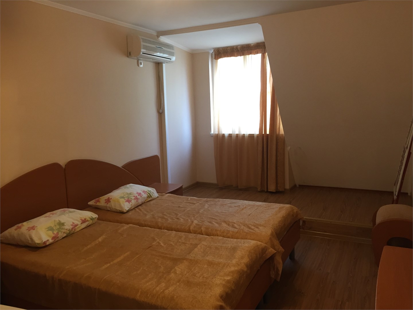 Номер МАНСАРДА 2-х местный в Капитан