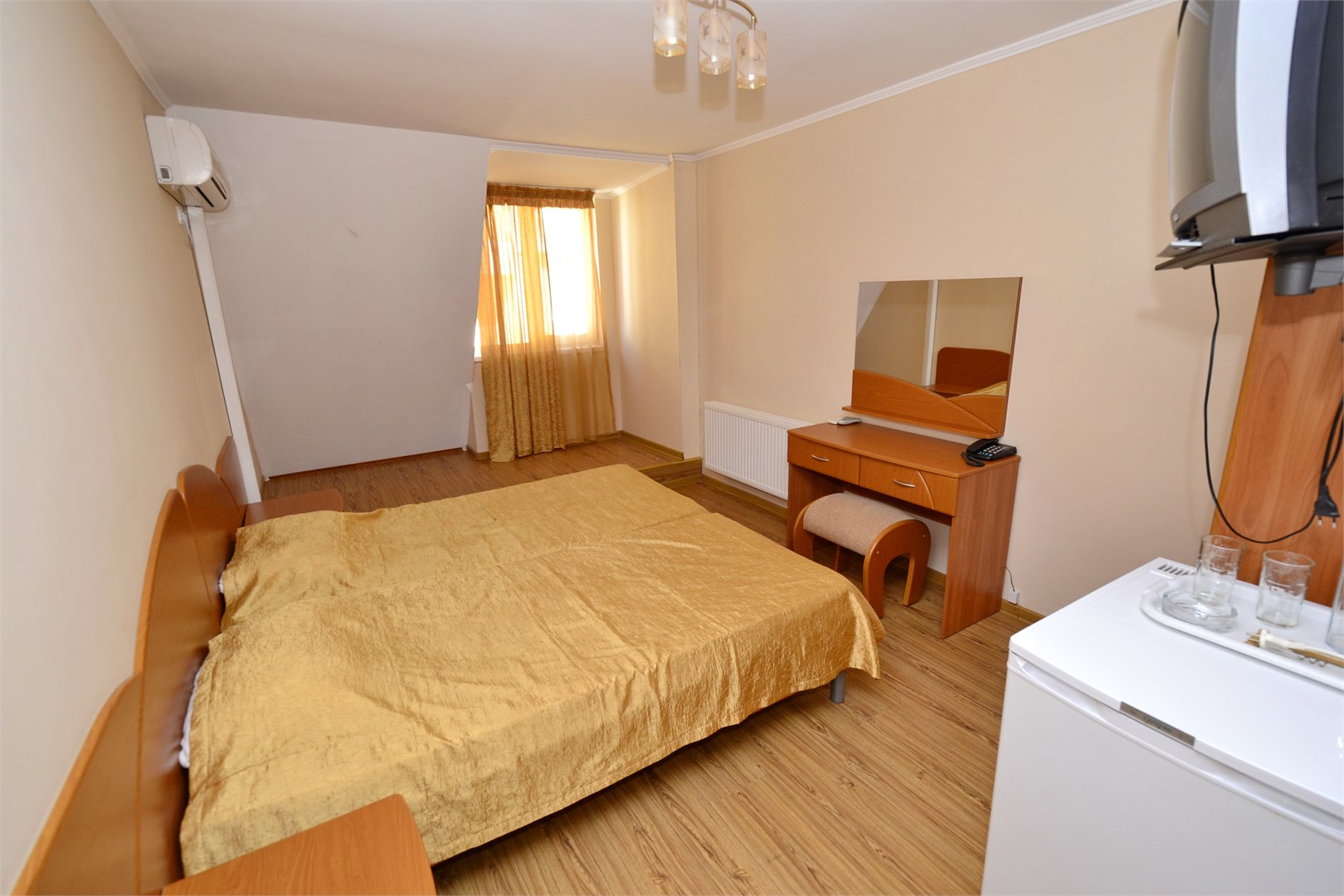 Номер МАНСАРДА 2-х местный в Капитан