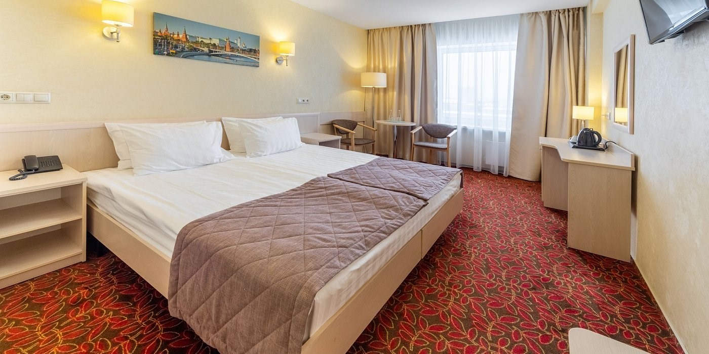 Стандарт двухместный с двуспальной кроватью плюс в Брентон Клуб Гостиница Измайлово корпус Бета