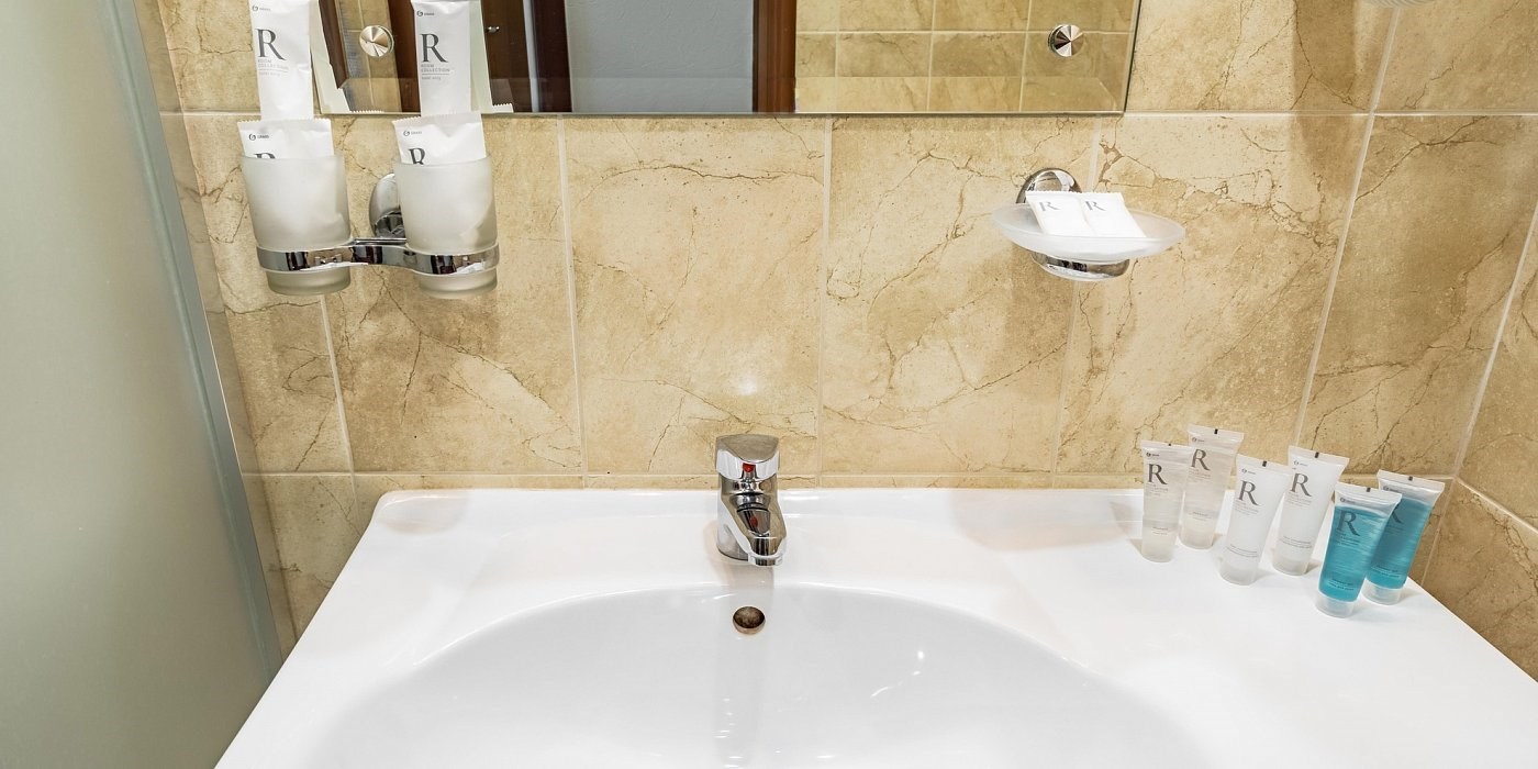 Стандарт двухместный с двуспальной кроватью плюс в Брентон Клуб Гостиница Измайлово корпус Бета