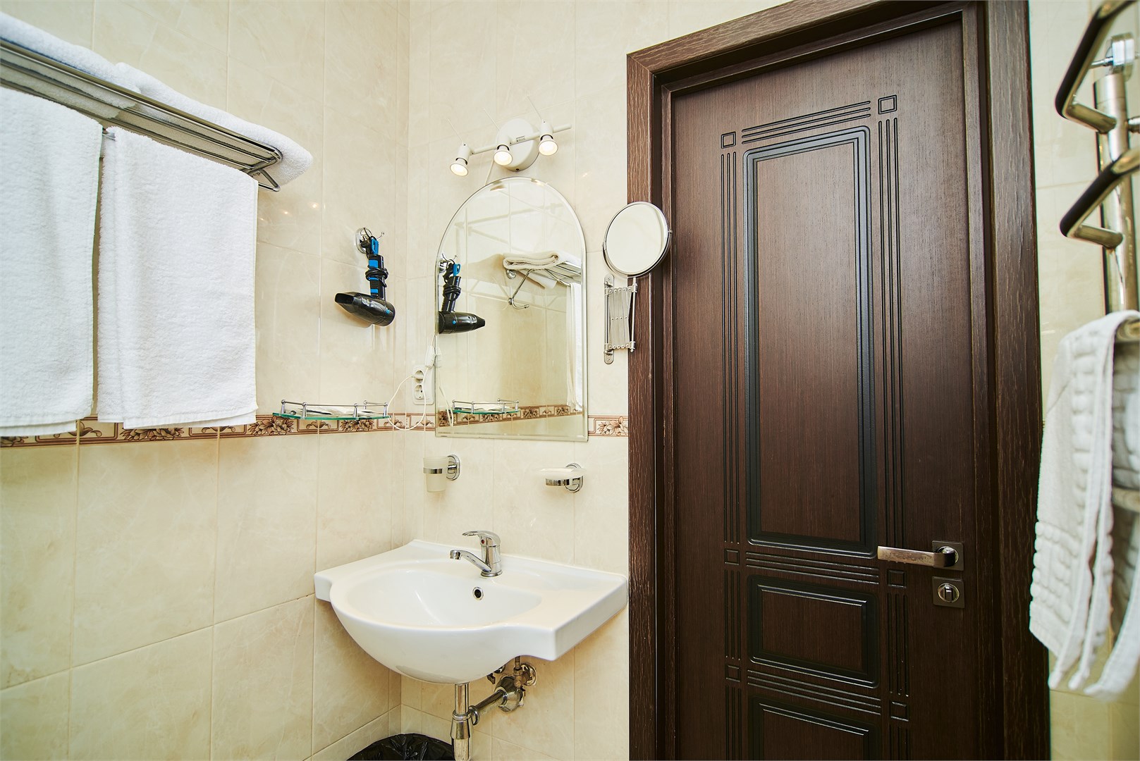 Полулюкс 205 в Атлантида