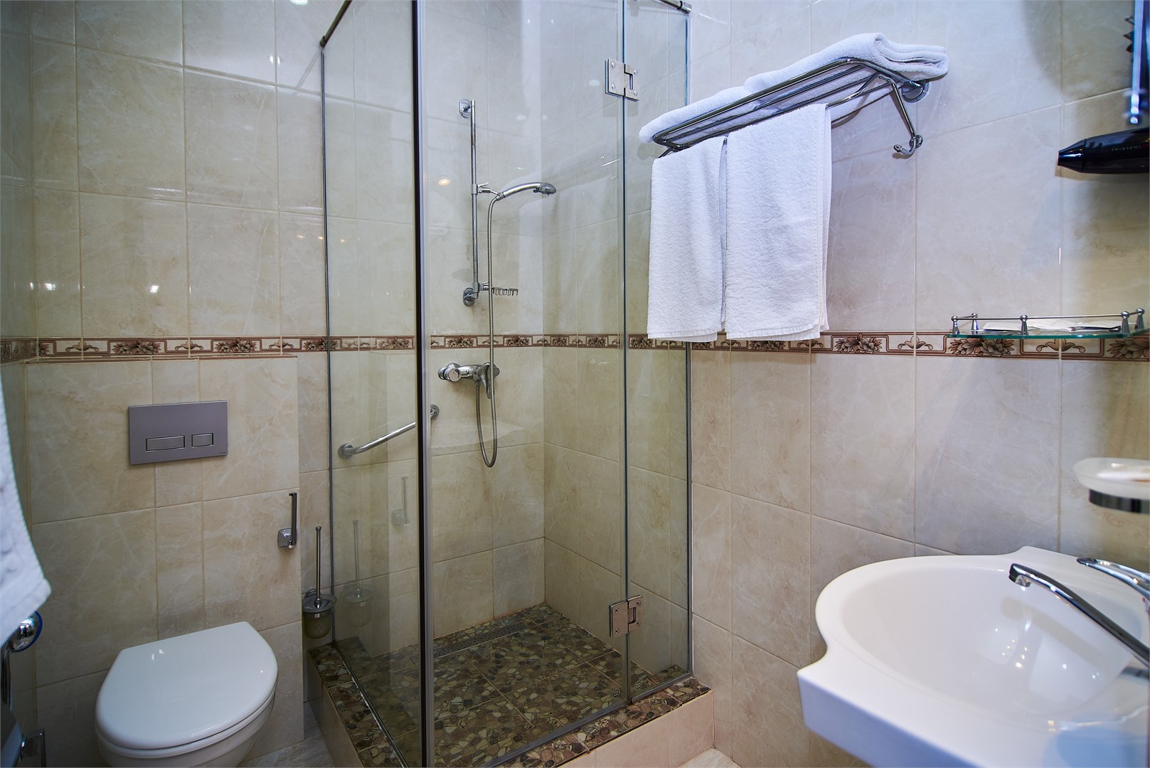 Полулюкс 205 в Атлантида