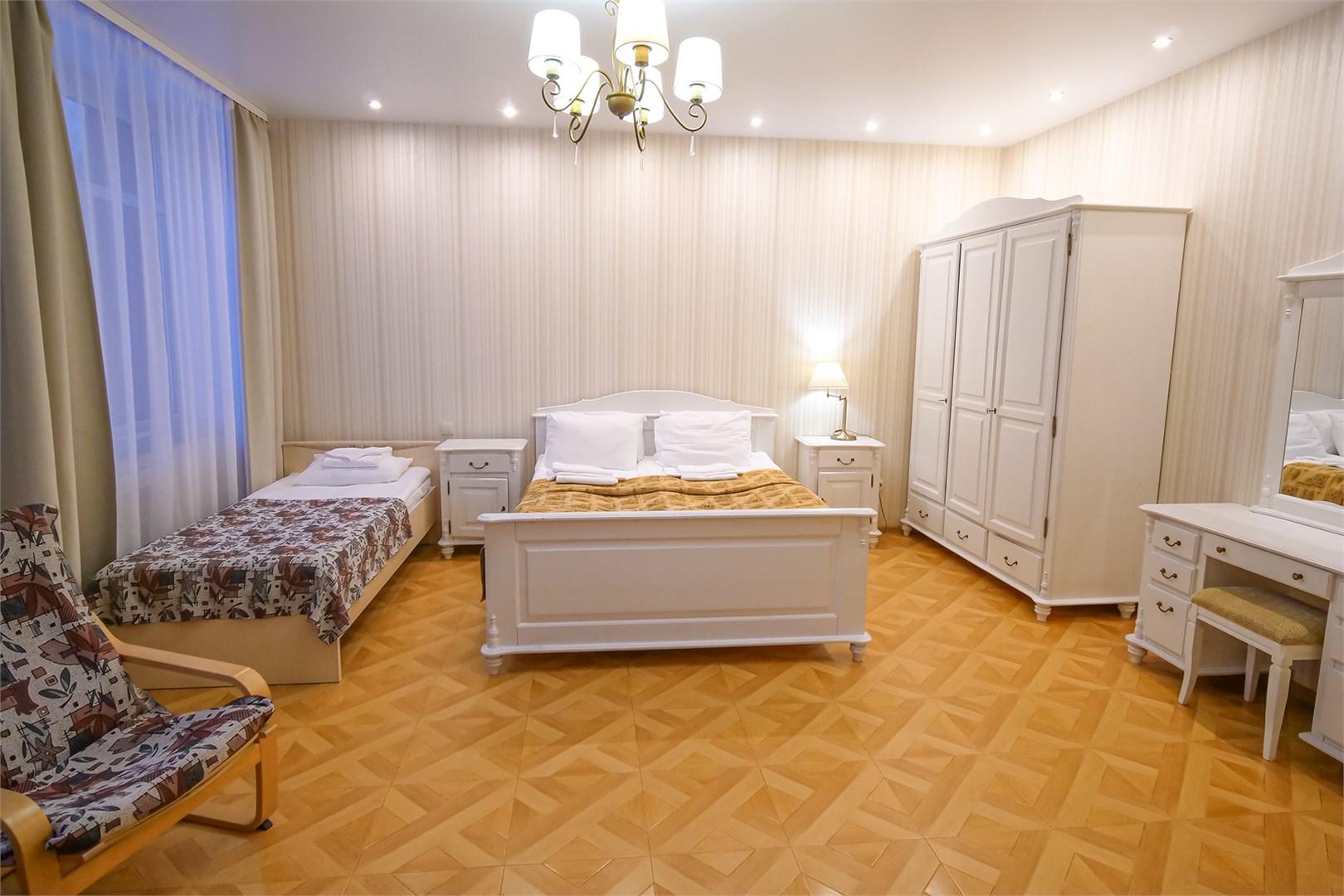 Фотография Люкс 3-местный №139