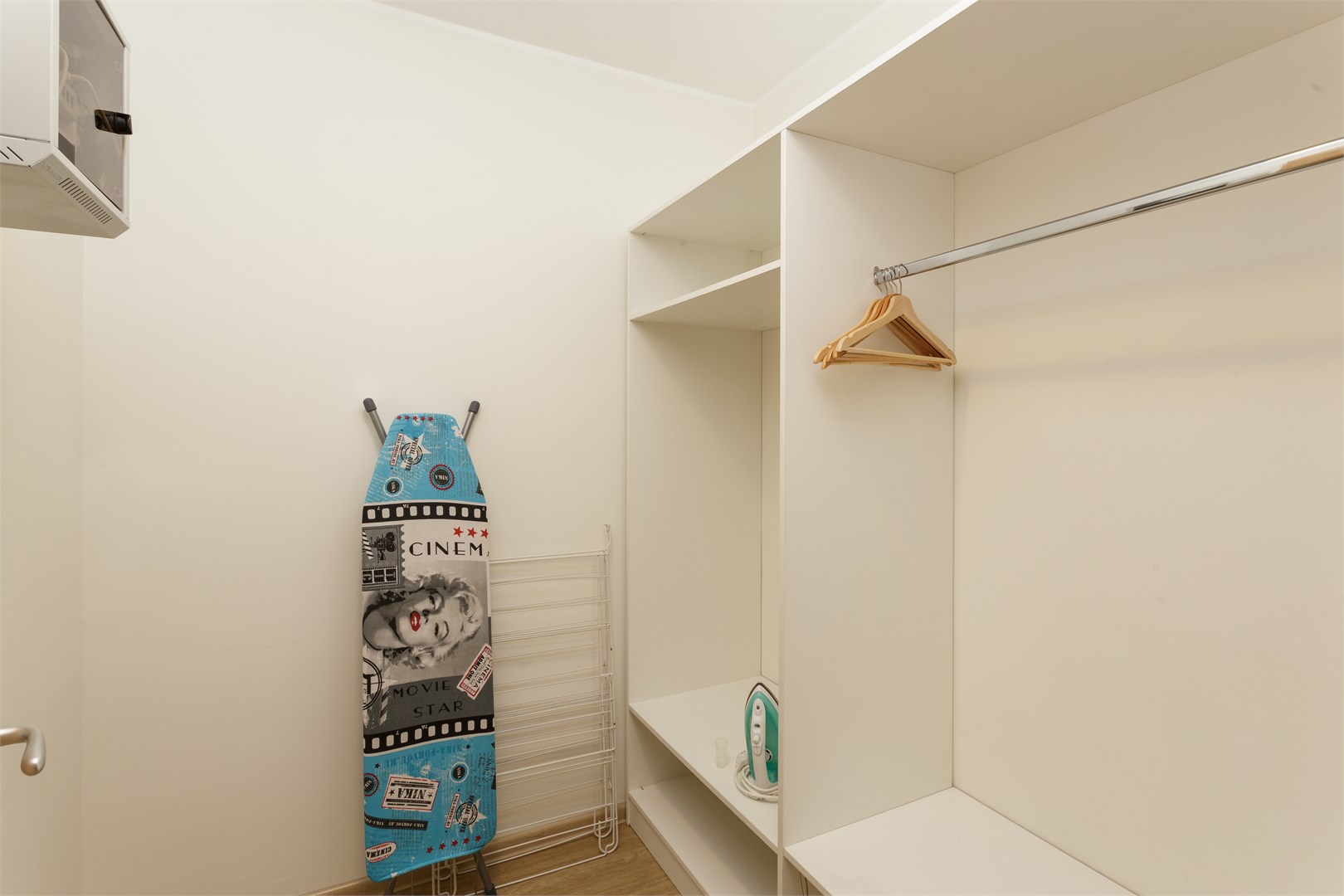 Двухкомнатный апартамент с одной спальней (2-4 этаж) в Uplaza