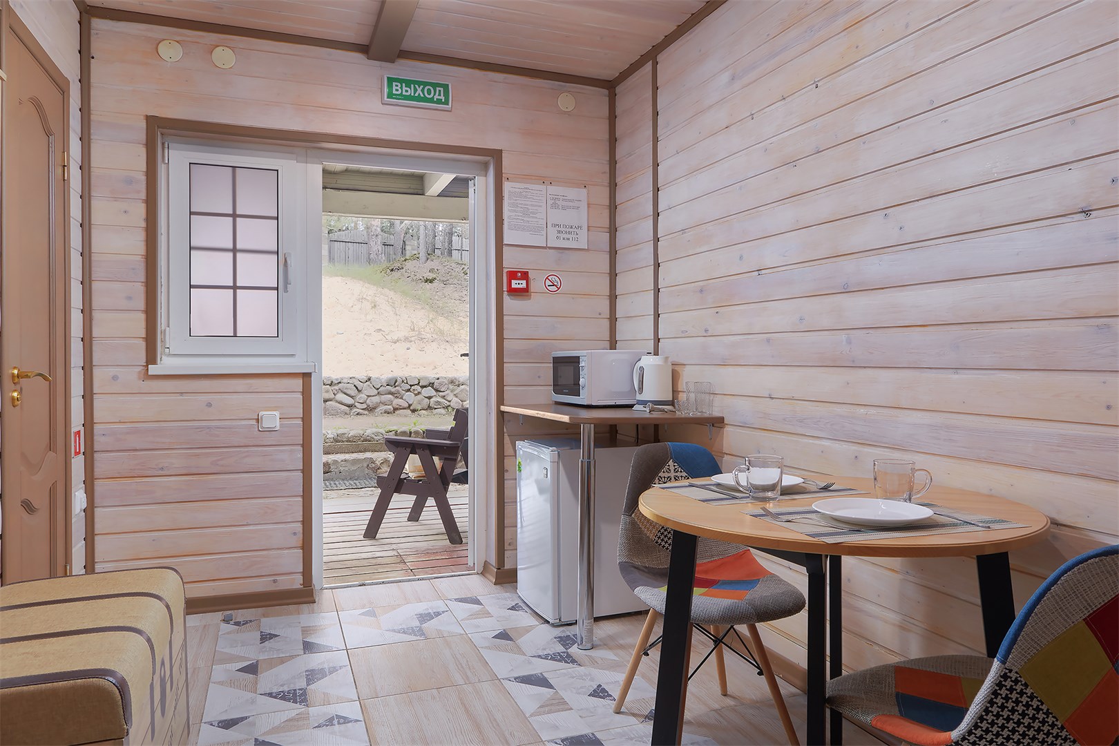 Стандартный номер в гостинице "Капитанская дача" в Окунёвая