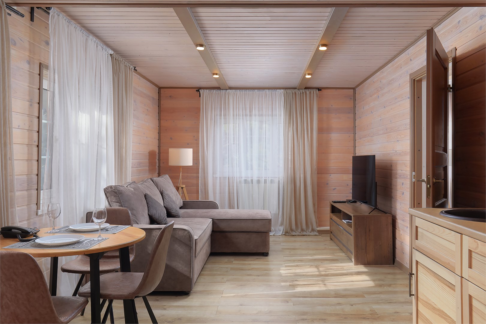 Номер с сауной в гостинице "Капитанская дача" в Окунёвая