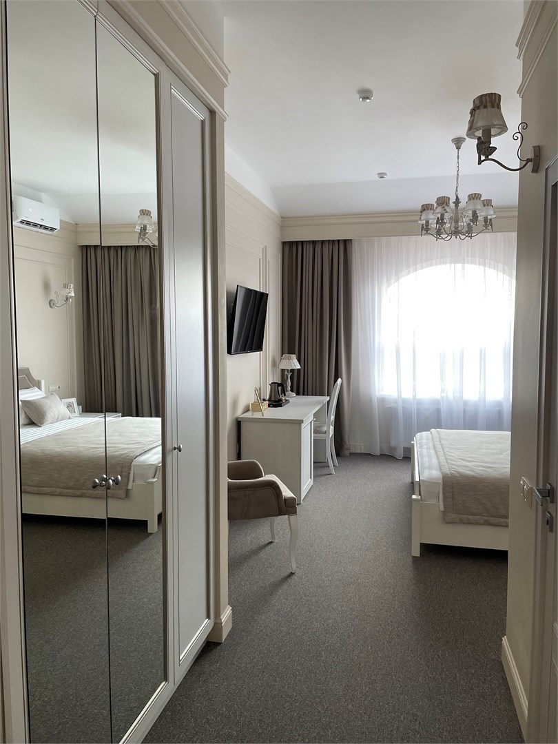 Первая категория  «Бизнес» в Аксай