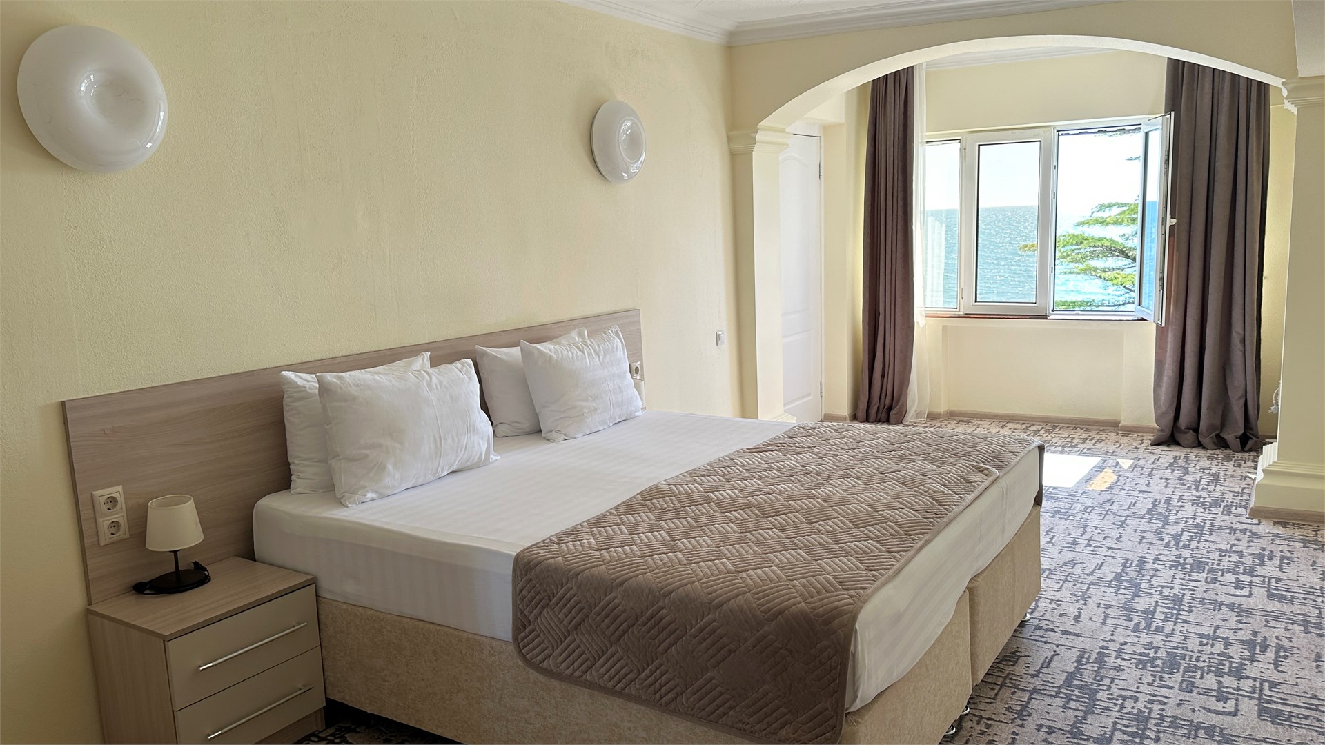 Фотография Улучшенный Семейный