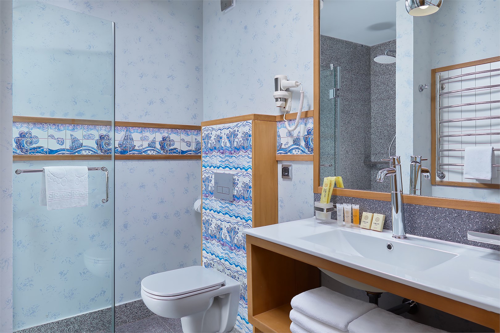 Номер Делюкс "NATURI" в Конаково Ривер Клаб