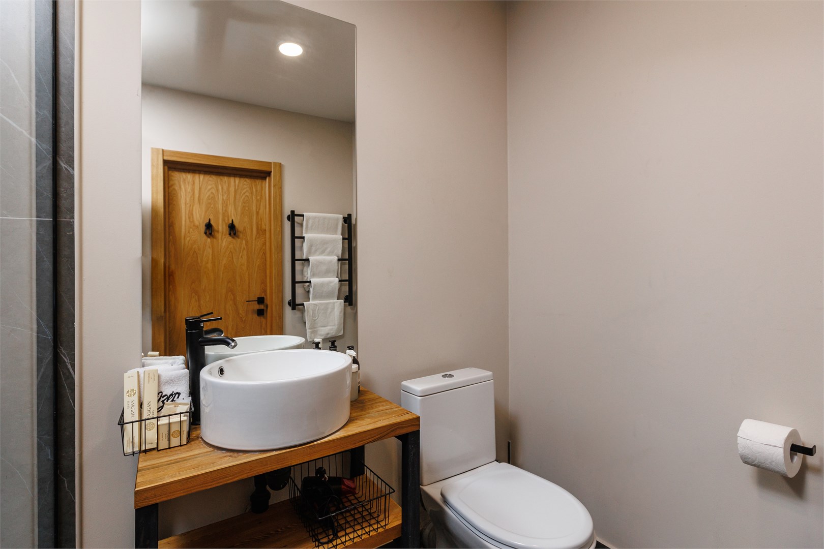 Двухместный  базовый номер с видом на озеро в Шесть Озер