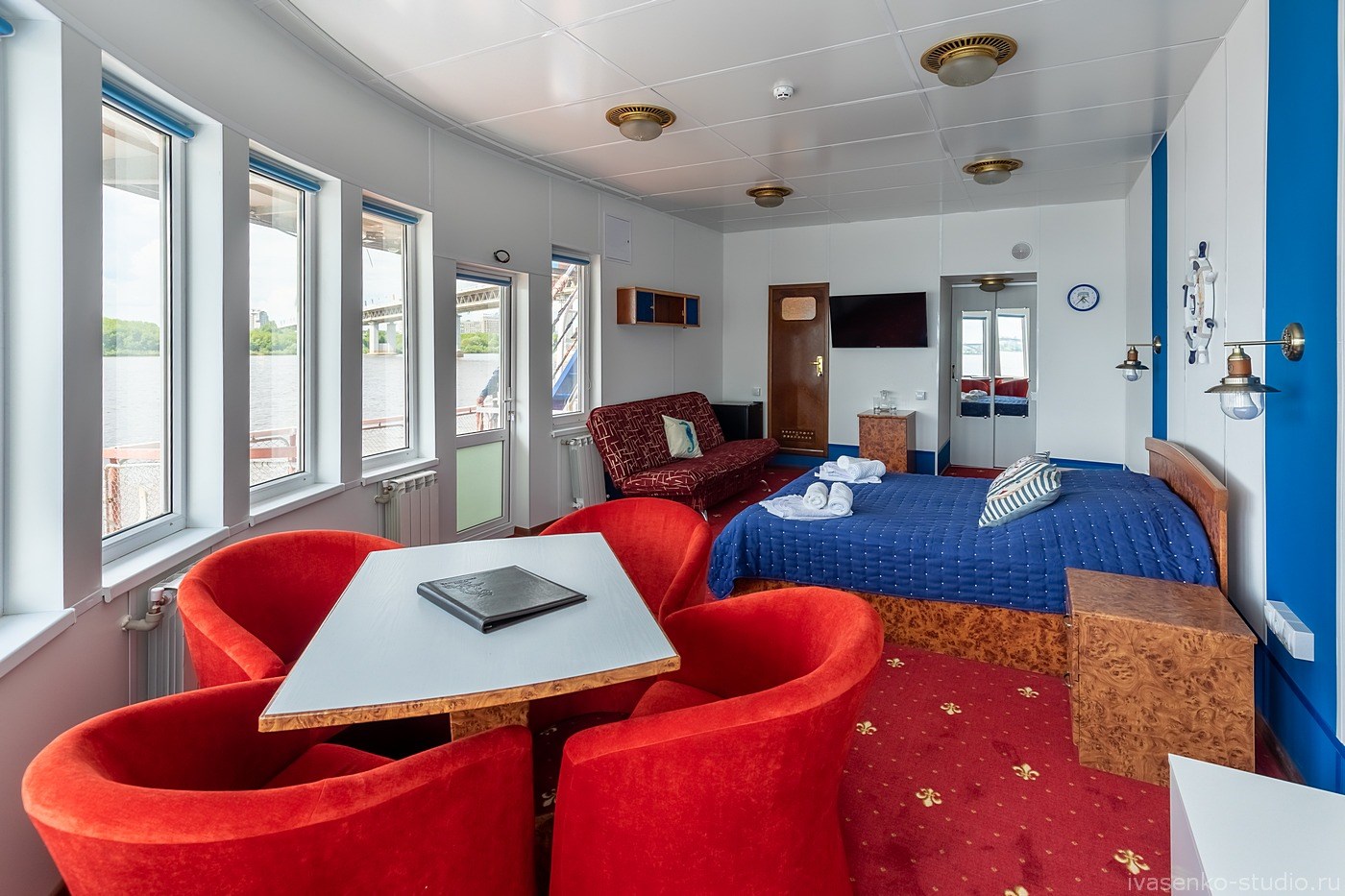 Люкс (Suite)  с видом на реку в Васильсурская слобода