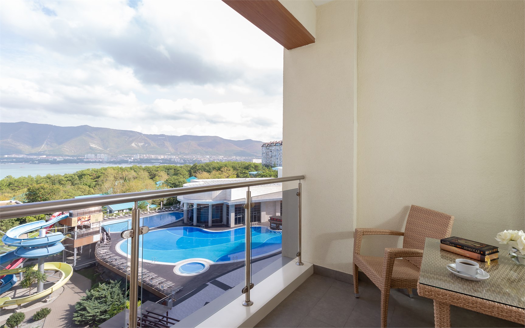 Делюкс Твин с видом на море в Metropol Гранд Отель Геленджик