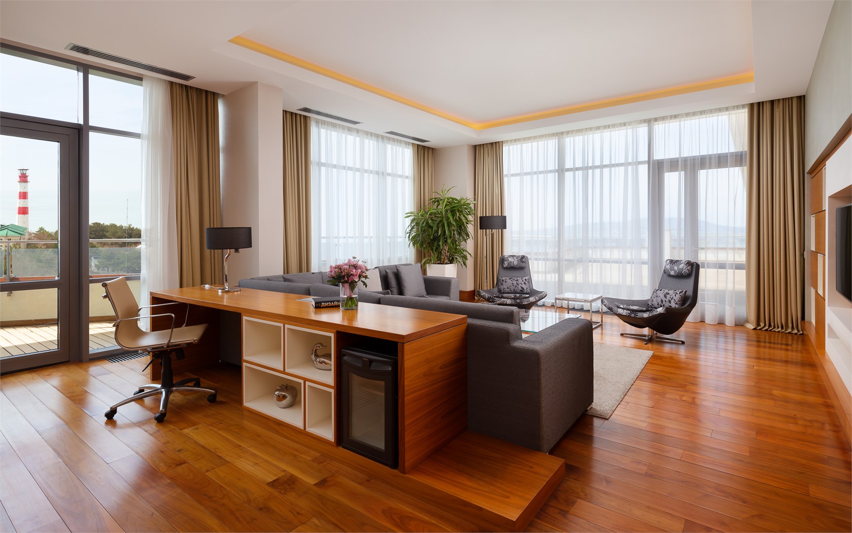 Президентский Люкс в Metropol Гранд Отель Геленджик