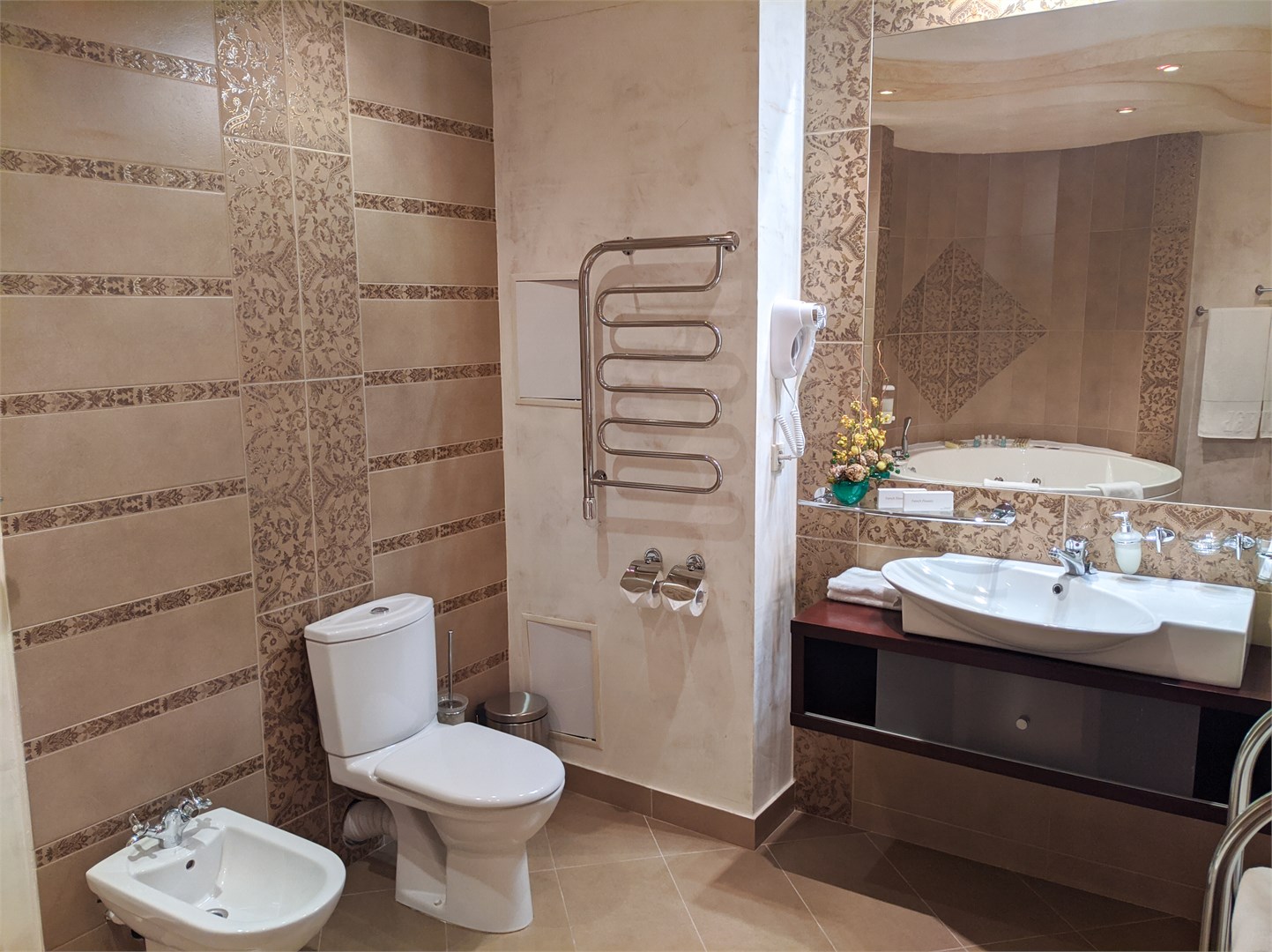 Апартамент трехкомнатный двухместный в Витязь