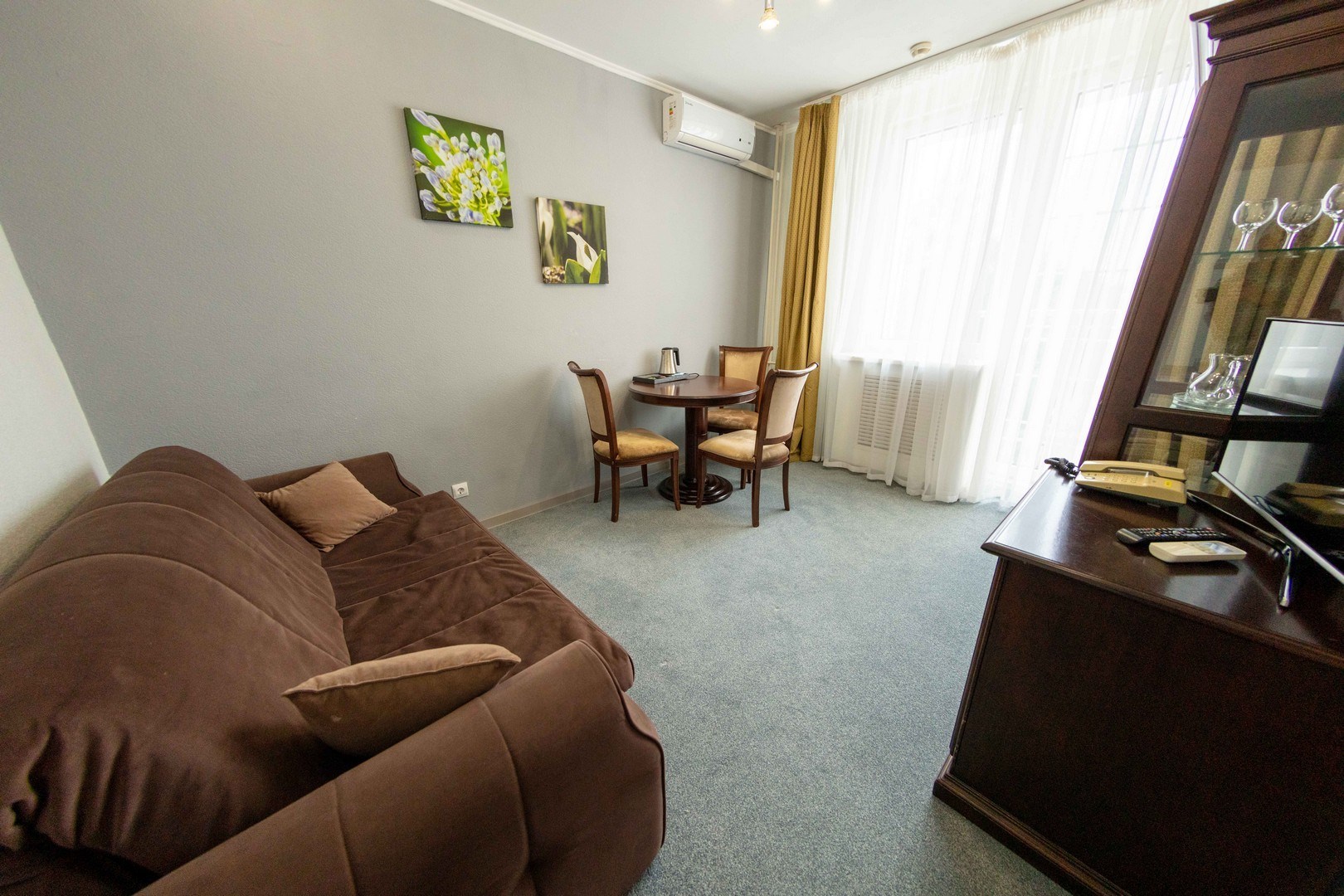 Люкс двухкомнатный двухместный в Витязь