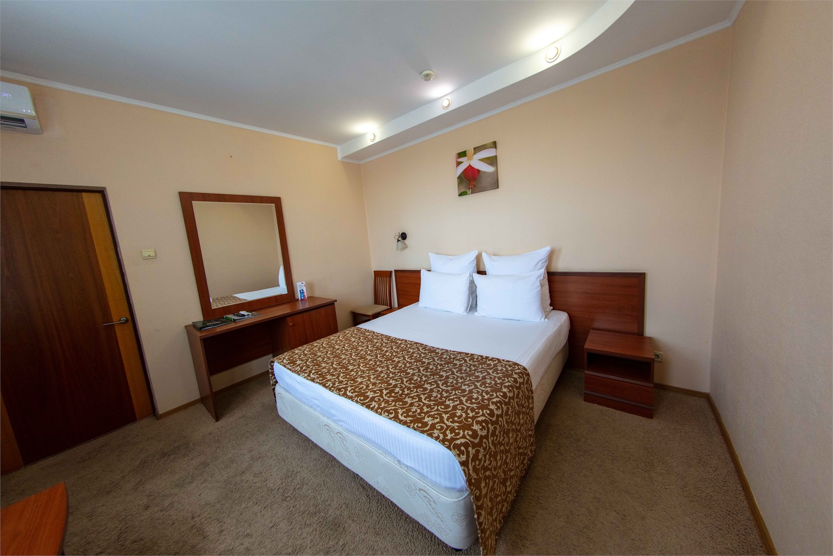 Первая категория однокомнатный одноместный в Витязь