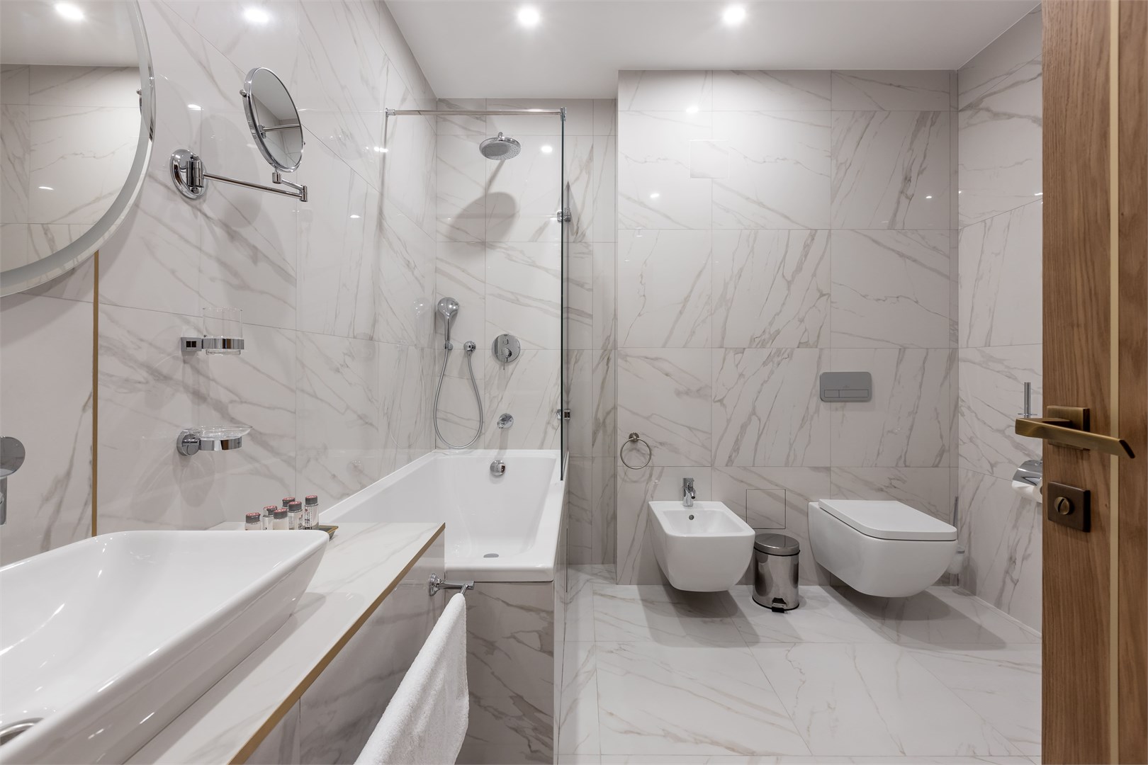 Полулюкс в Azimut Сити Отель Тула