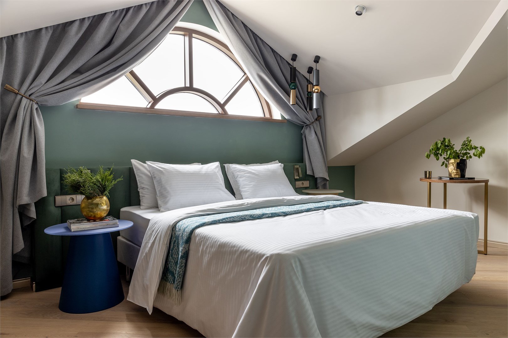 Люкс в Azimut Сити Отель Тула